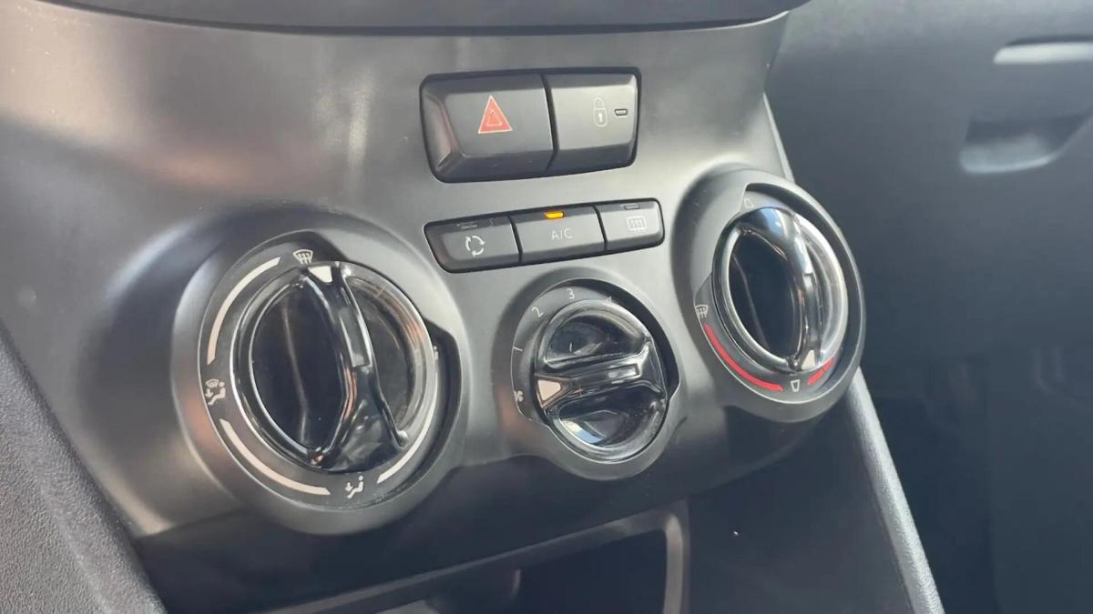 peugeot-208-2016-diesel-1560cc