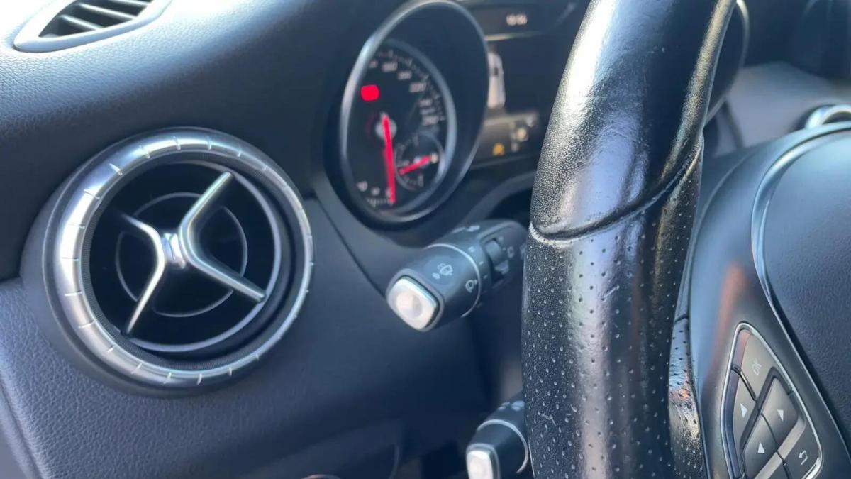mercedes-benz-200-w115-2016-diesel-2143cc