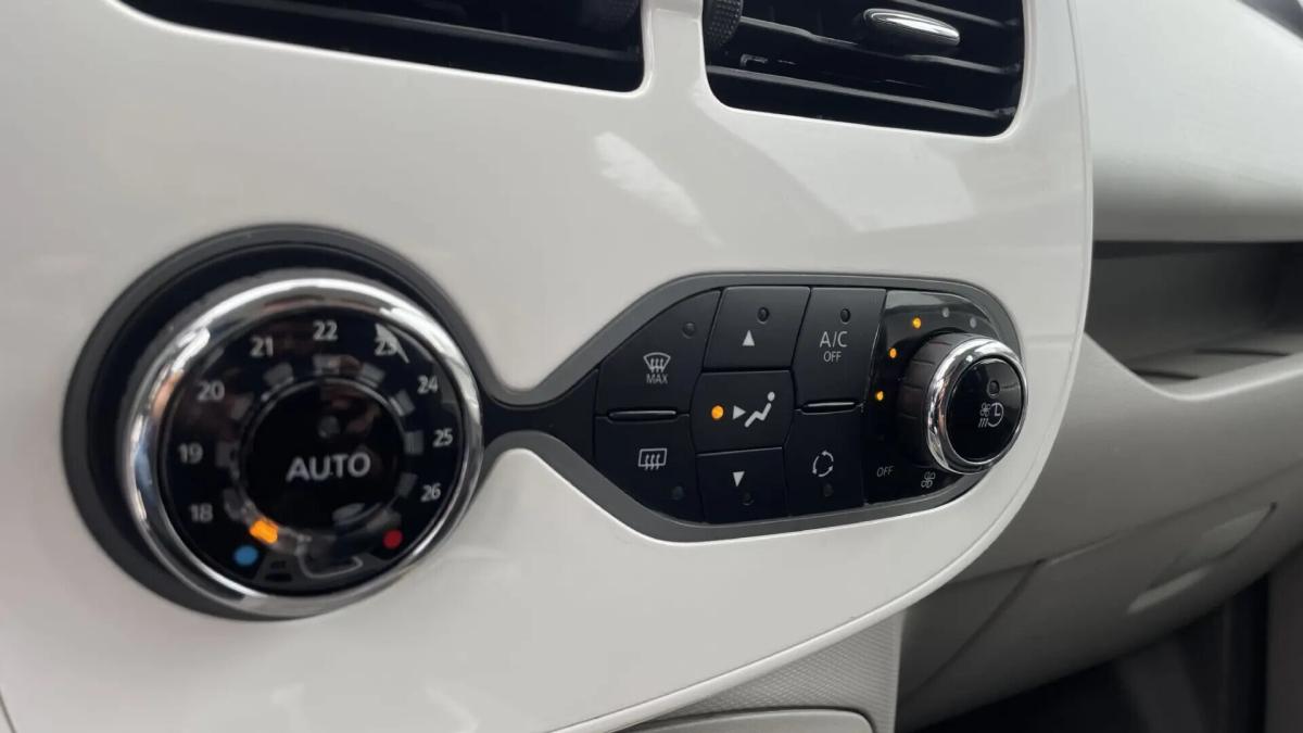 renault-zoe-2017-eletrico-0cc