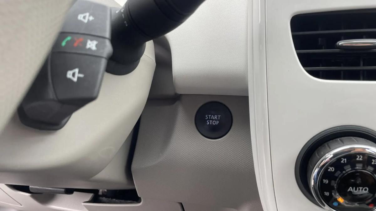 renault-zoe-2017-eletrico-0cc