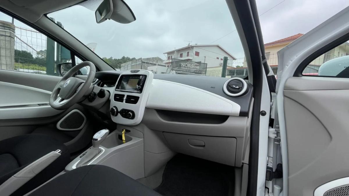 renault-zoe-2017-eletrico-0cc