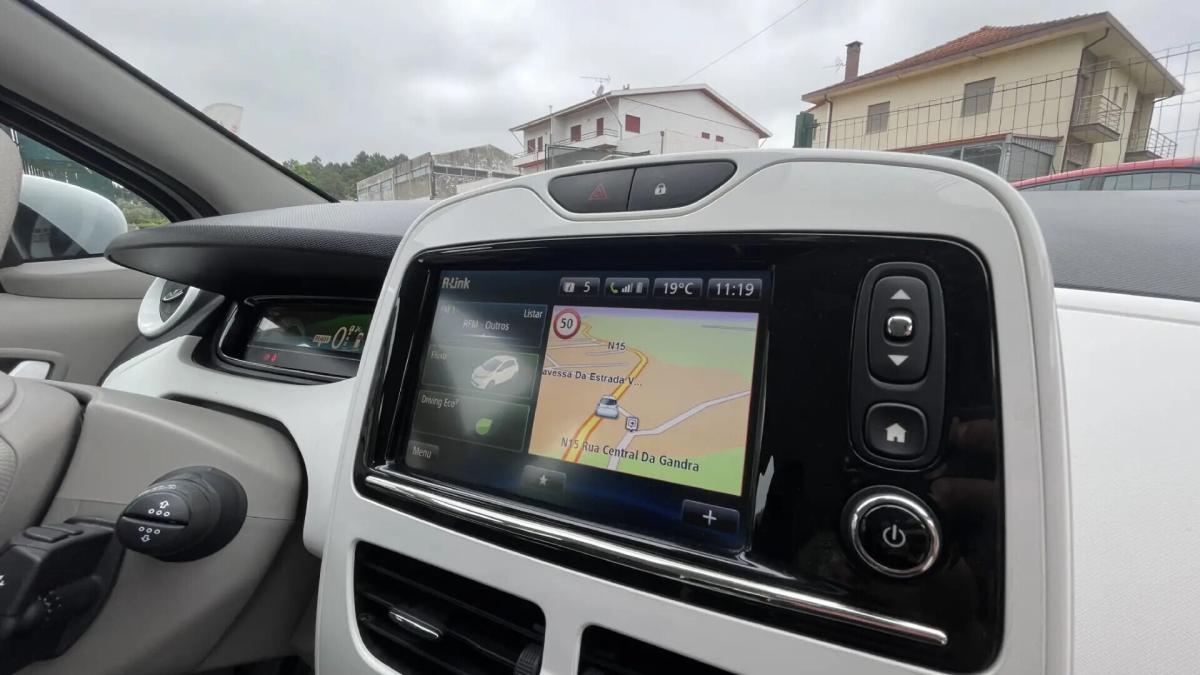 renault-zoe-2017-eletrico-0cc