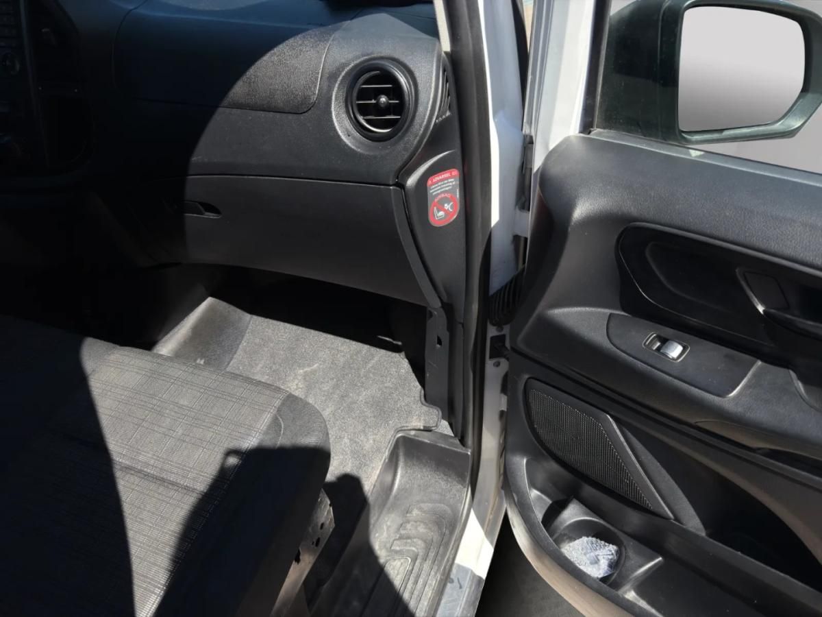 mercedes-benz-vito-2018-diesel-2143cc