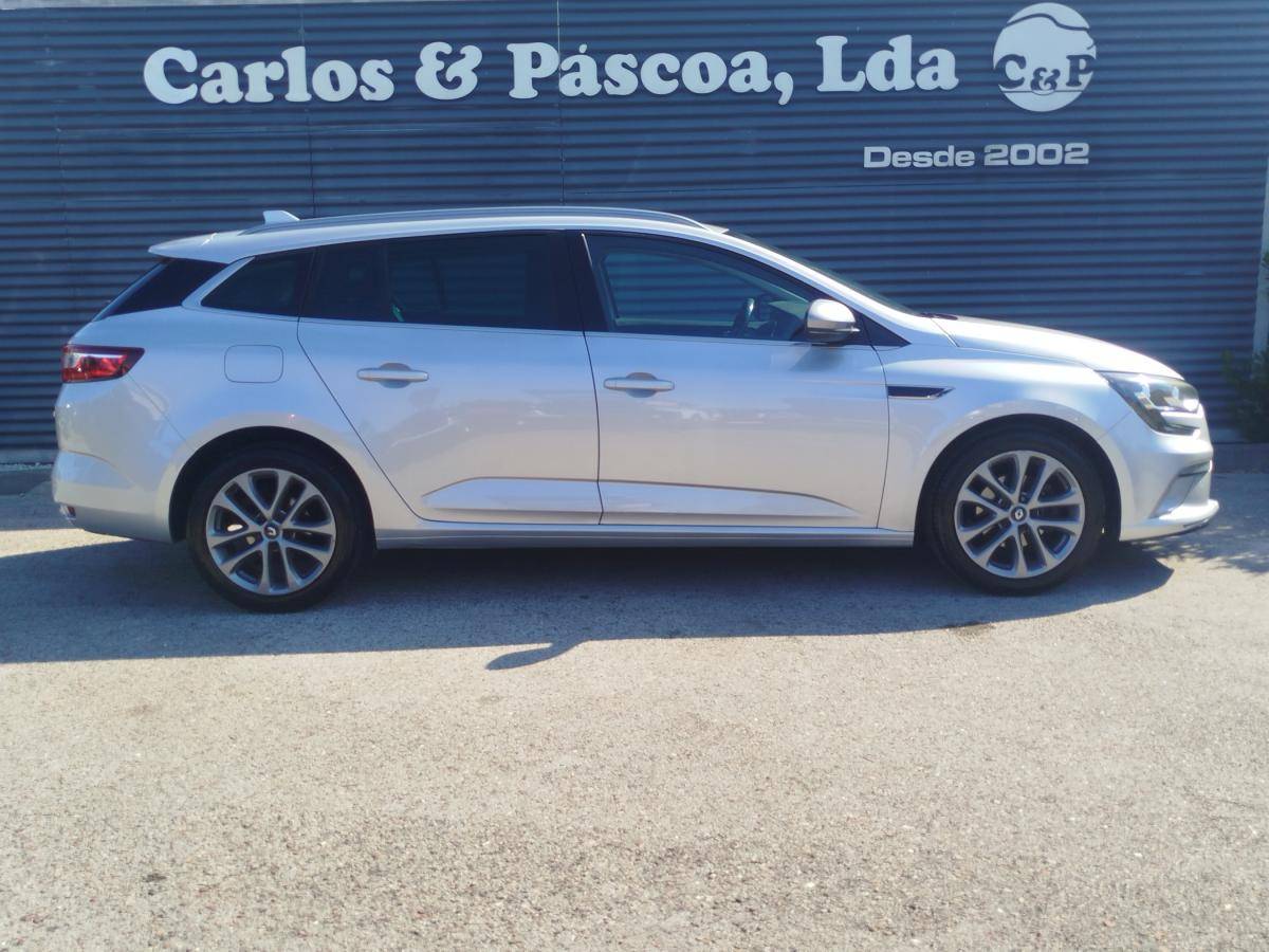 renault-megane-sport-tourer-2018-diesel-1461cc