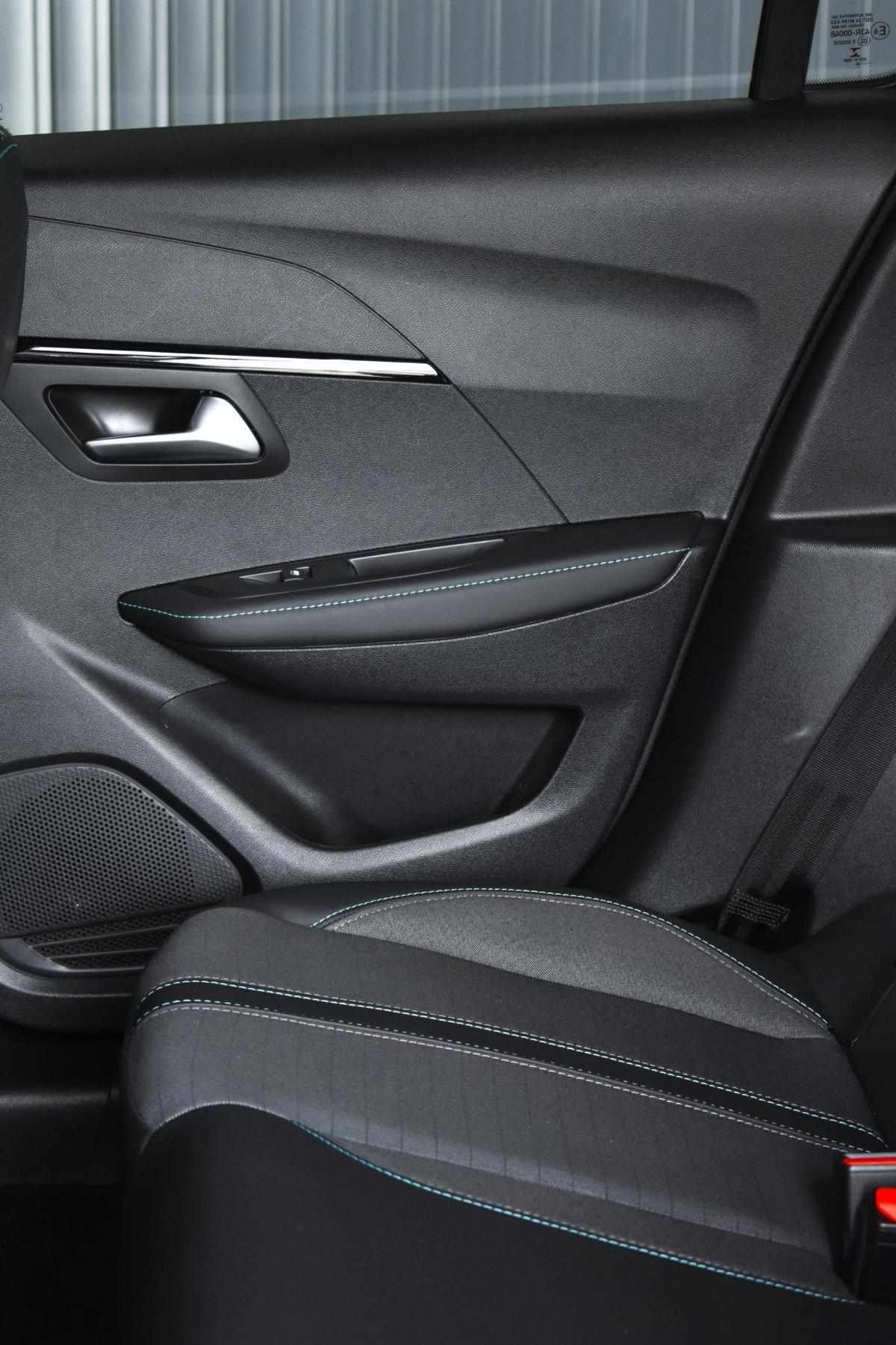 peugeot-208-2021-gasolina-1199cc