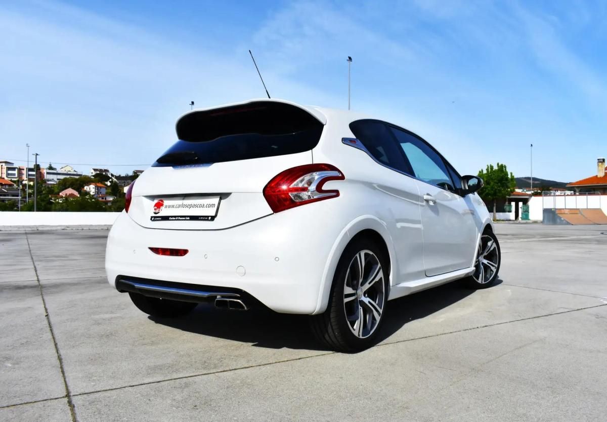 peugeot-208-2014-gasolina-1600cc