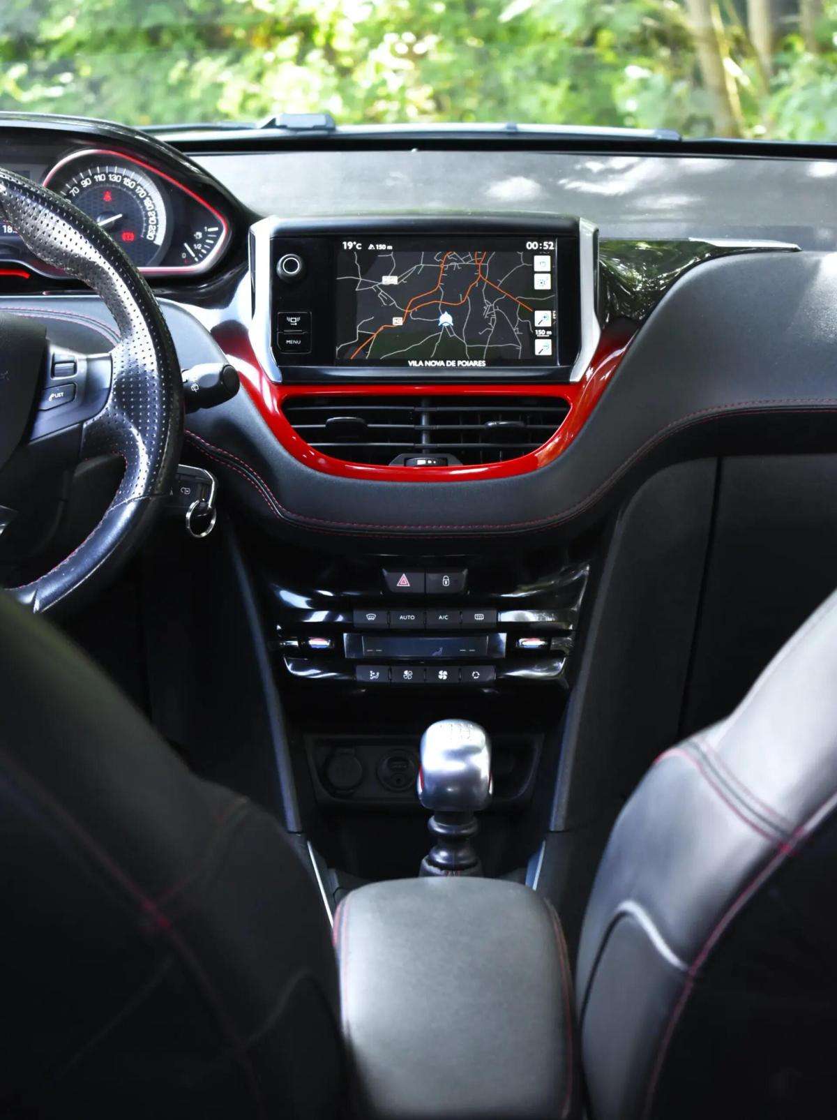 peugeot-208-2014-gasolina-1600cc