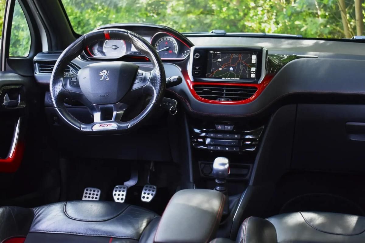 peugeot-208-2014-gasolina-1600cc