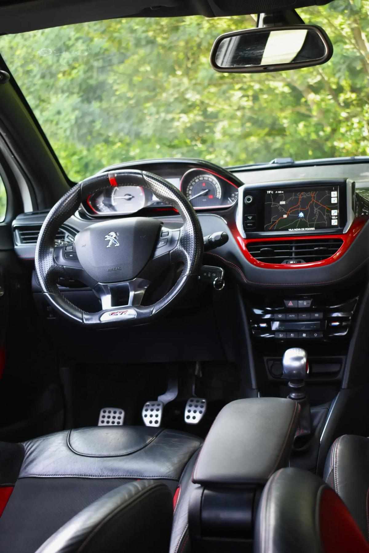 peugeot-208-2014-gasolina-1600cc