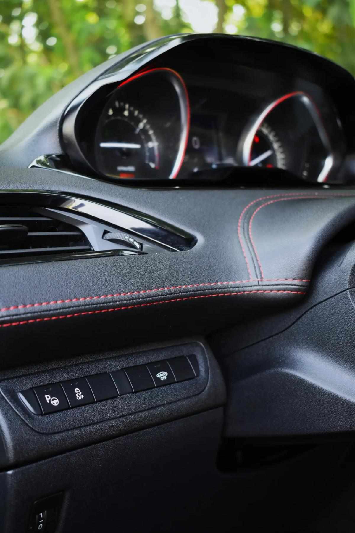 peugeot-208-2014-gasolina-1600cc