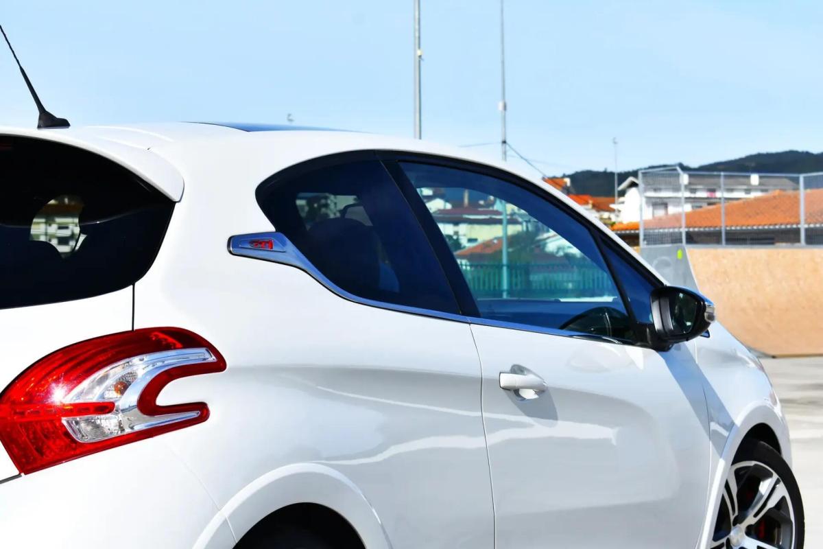 peugeot-208-2014-gasolina-1600cc