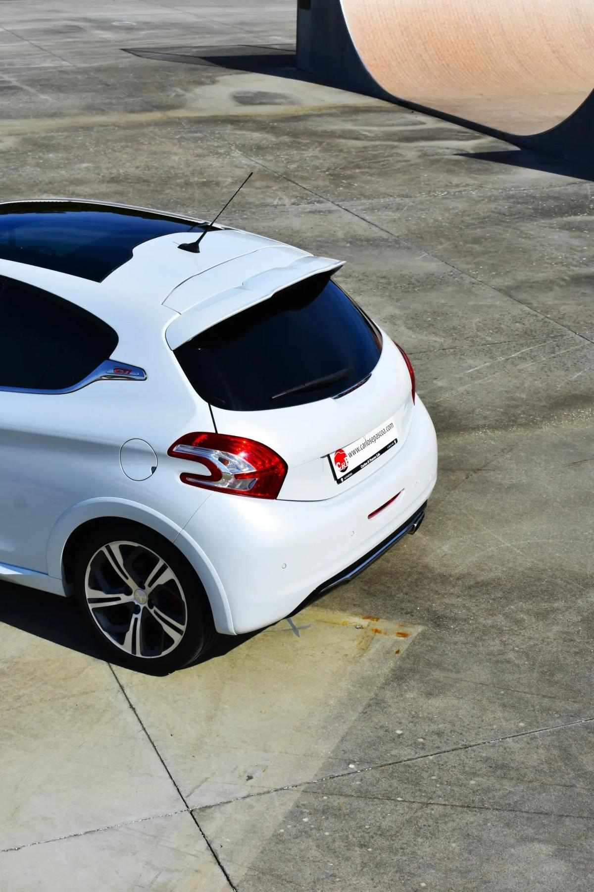 peugeot-208-2014-gasolina-1600cc