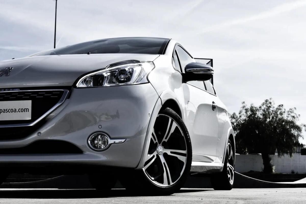 peugeot-208-2014-gasolina-1600cc