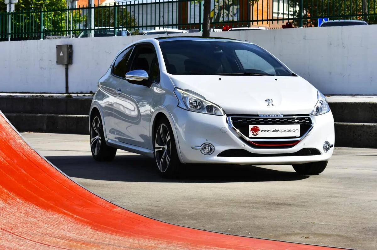 peugeot-208-2014-gasolina-1600cc
