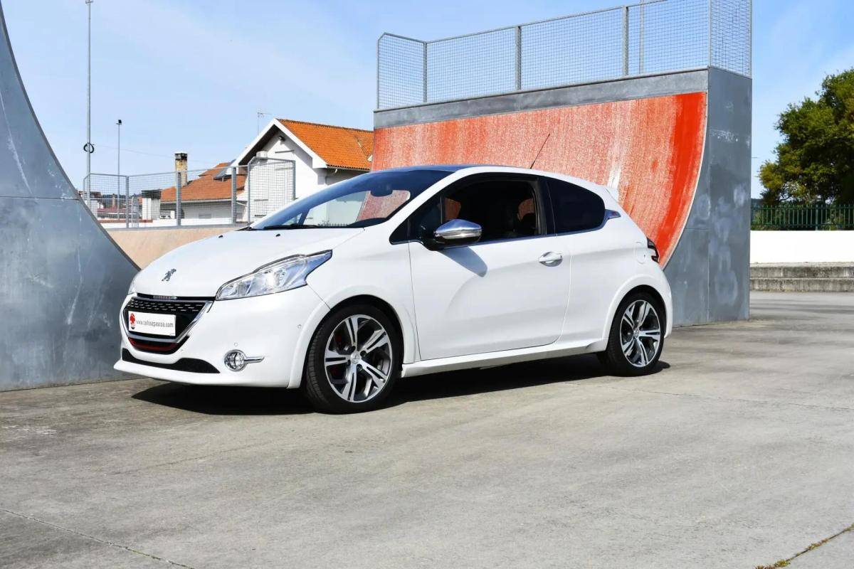 peugeot-208-2014-gasolina-1600cc