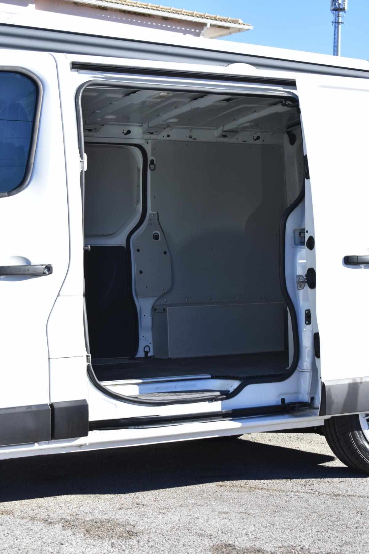 renault-trafic-2018-diesel-1598cc