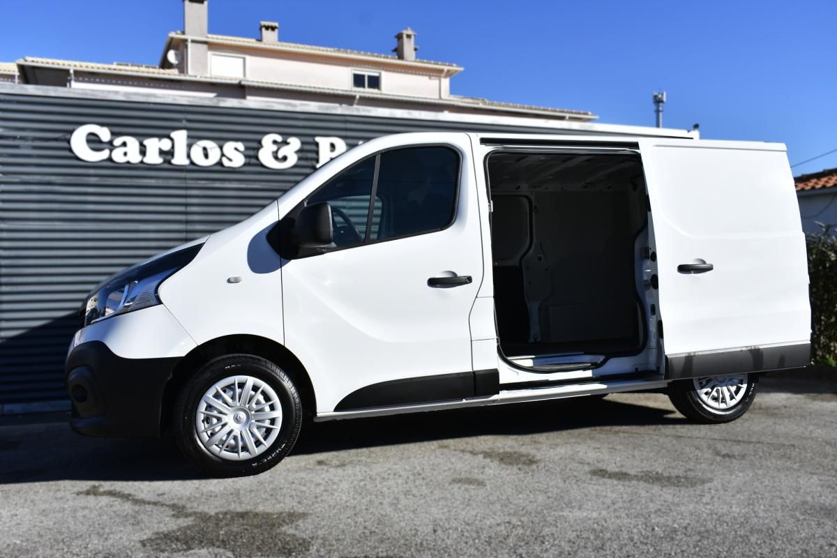 renault-trafic-2018-diesel-1598cc