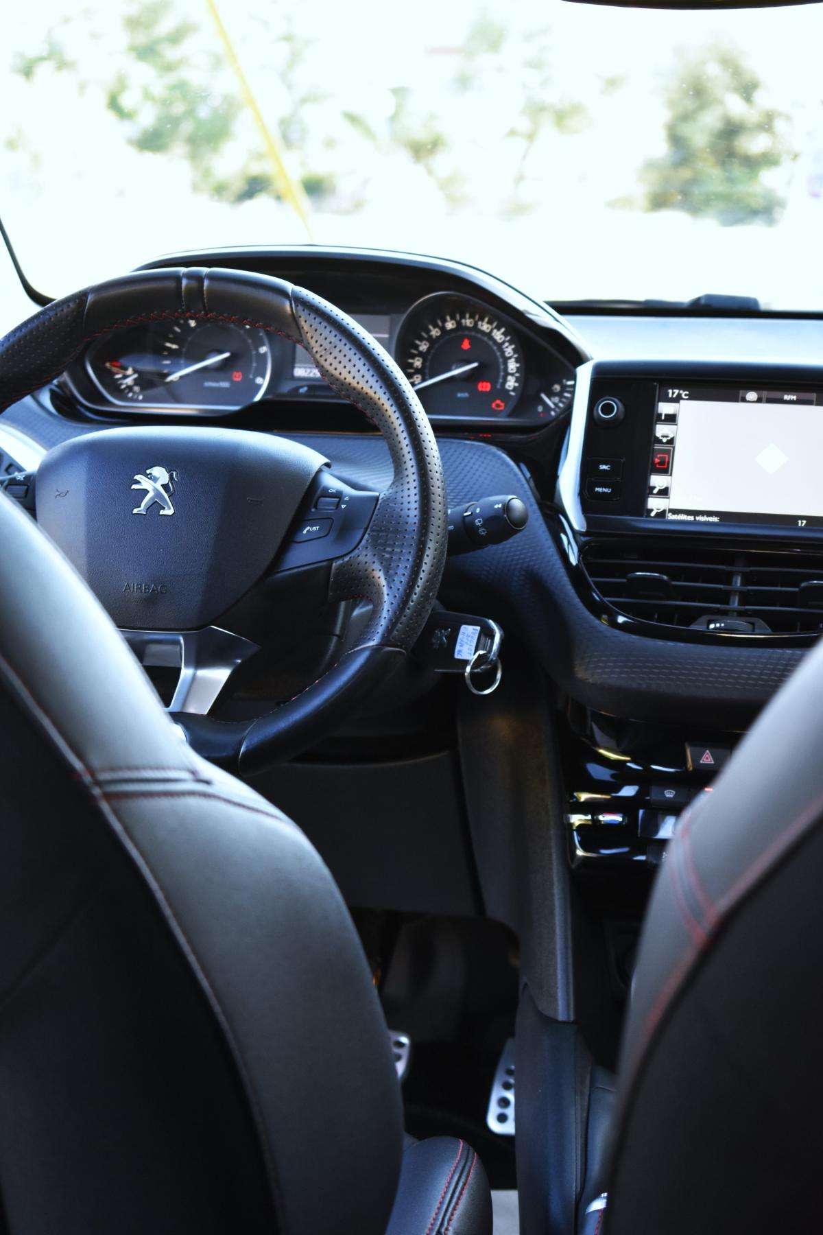 peugeot-208-2016-diesel-1560cc
