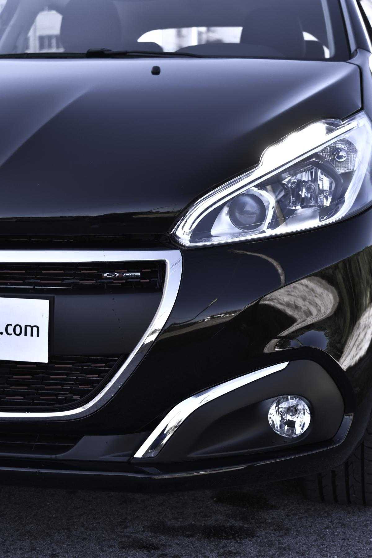 peugeot-208-2016-diesel-1560cc