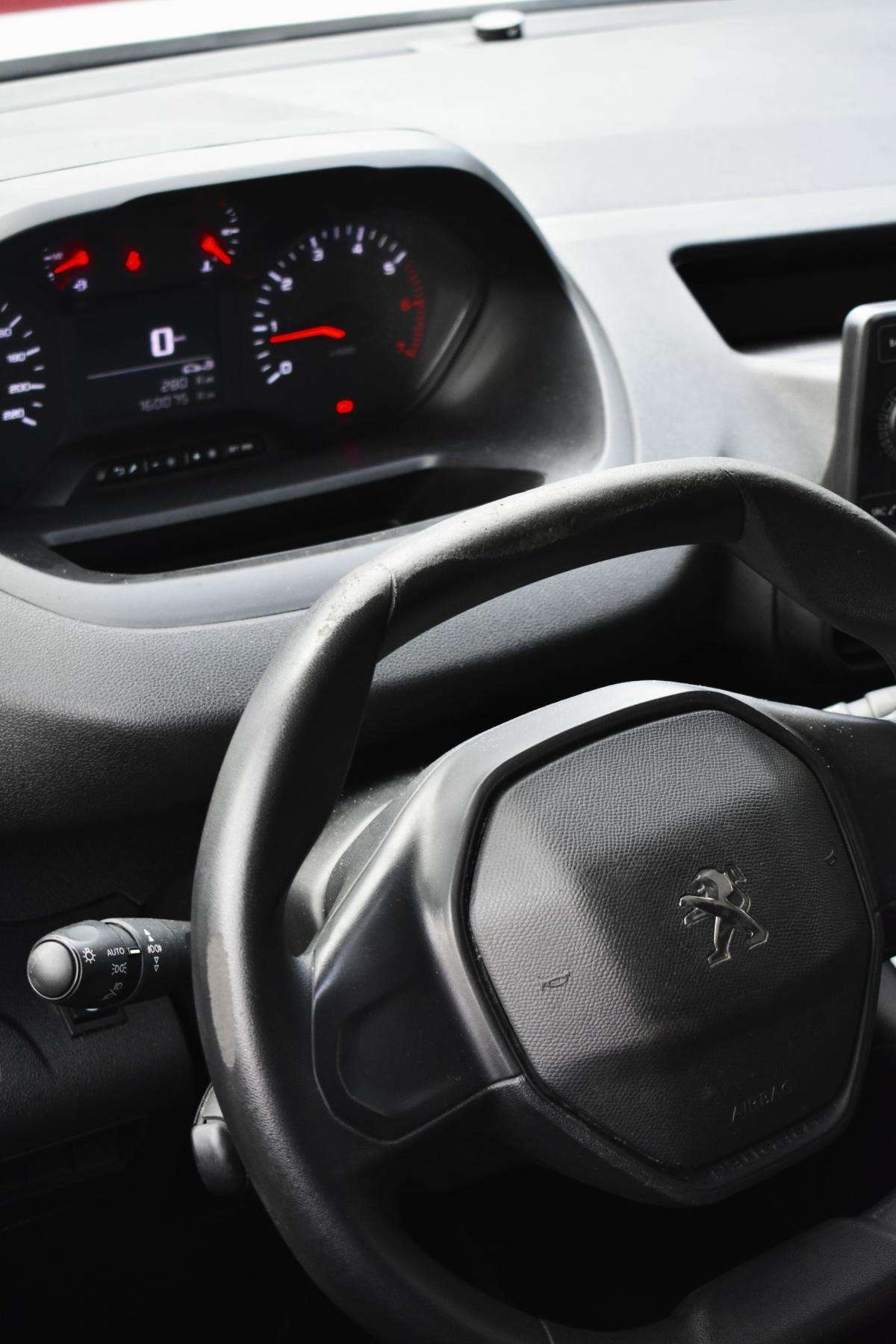 peugeot-partner-2019-diesel-1499cc