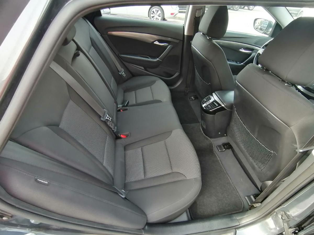 hyundai-i40-sw-2013-diesel-1695cc