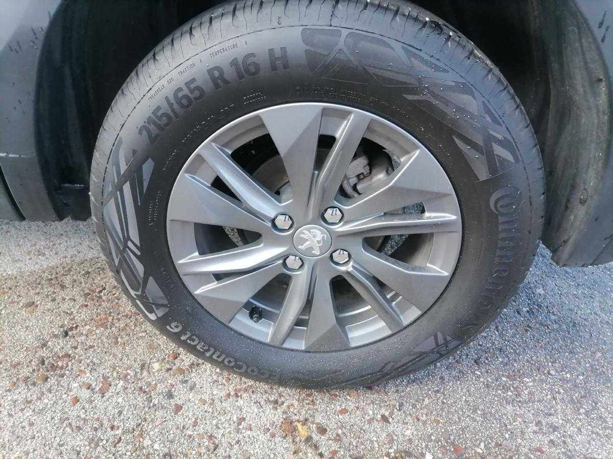peugeot-2008-2022-diesel-1499cc