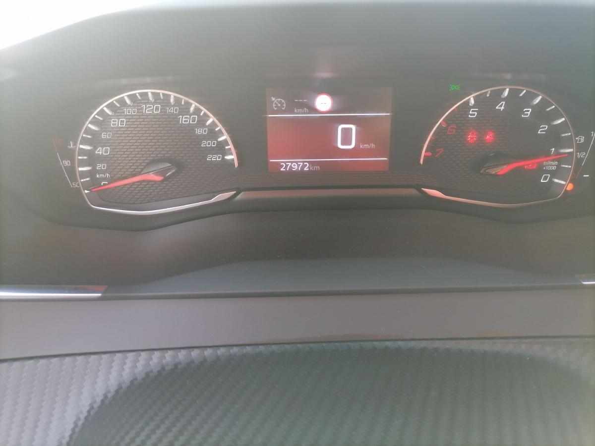 peugeot-2008-2022-diesel-1499cc