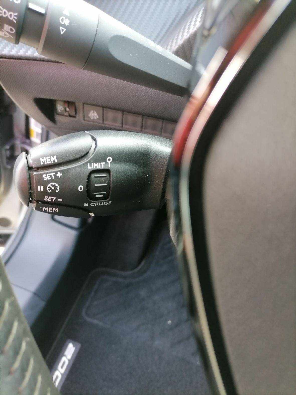peugeot-2008-2022-diesel-1499cc