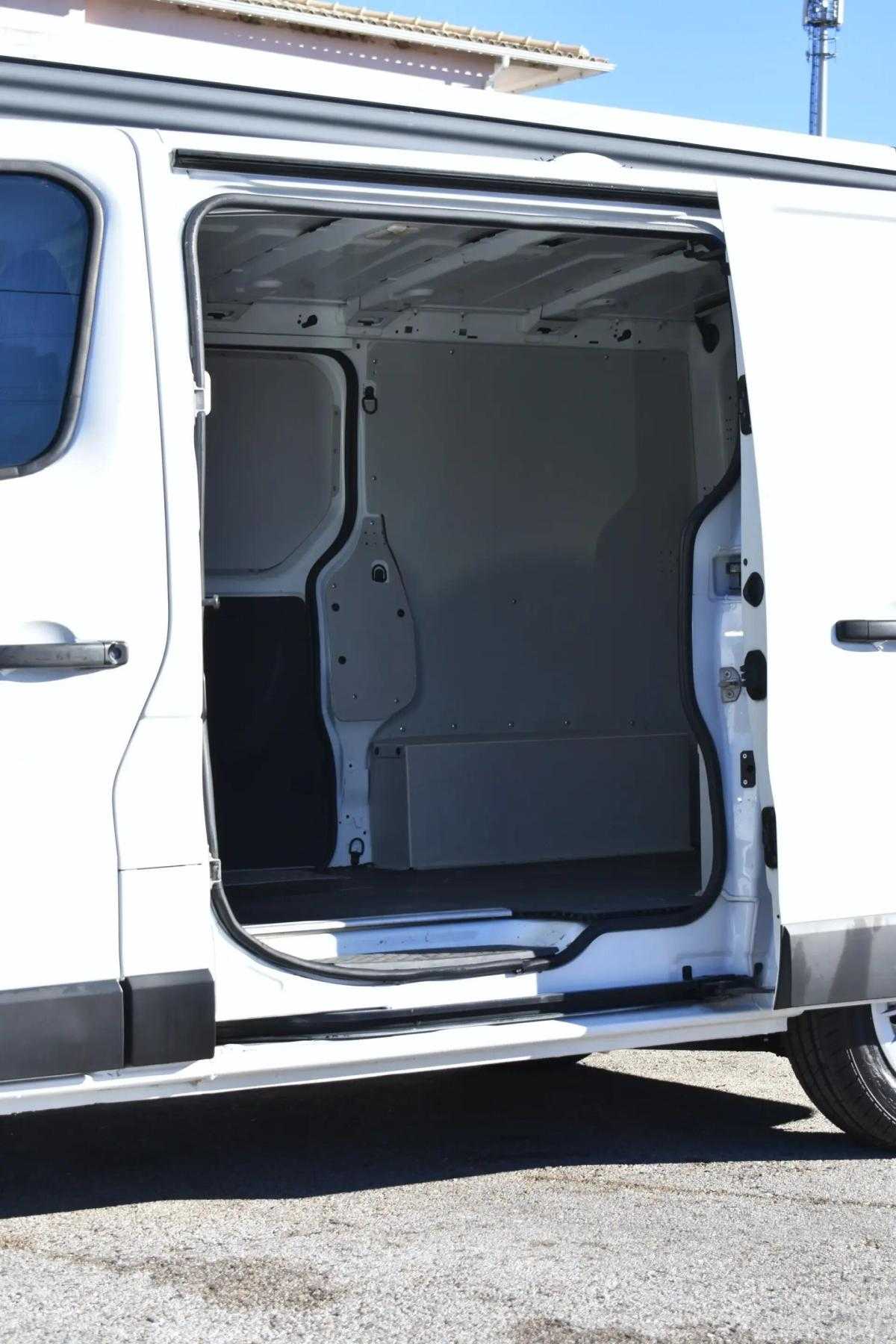 renault-trafic-2018-diesel-1600cc
