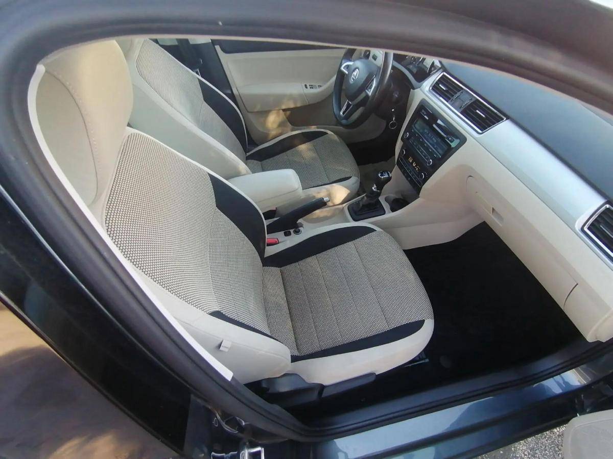 skoda-rapid-spaceback-2015-diesel-1600cc