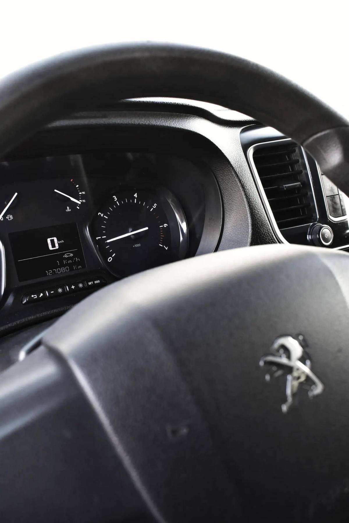 peugeot-expert-2018-diesel-1997cc