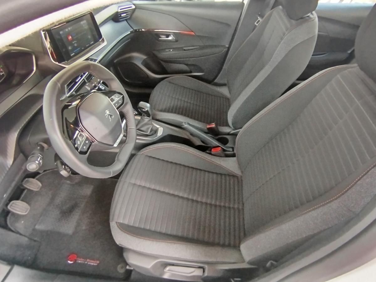 peugeot-208-2023-gasolina-1199cc