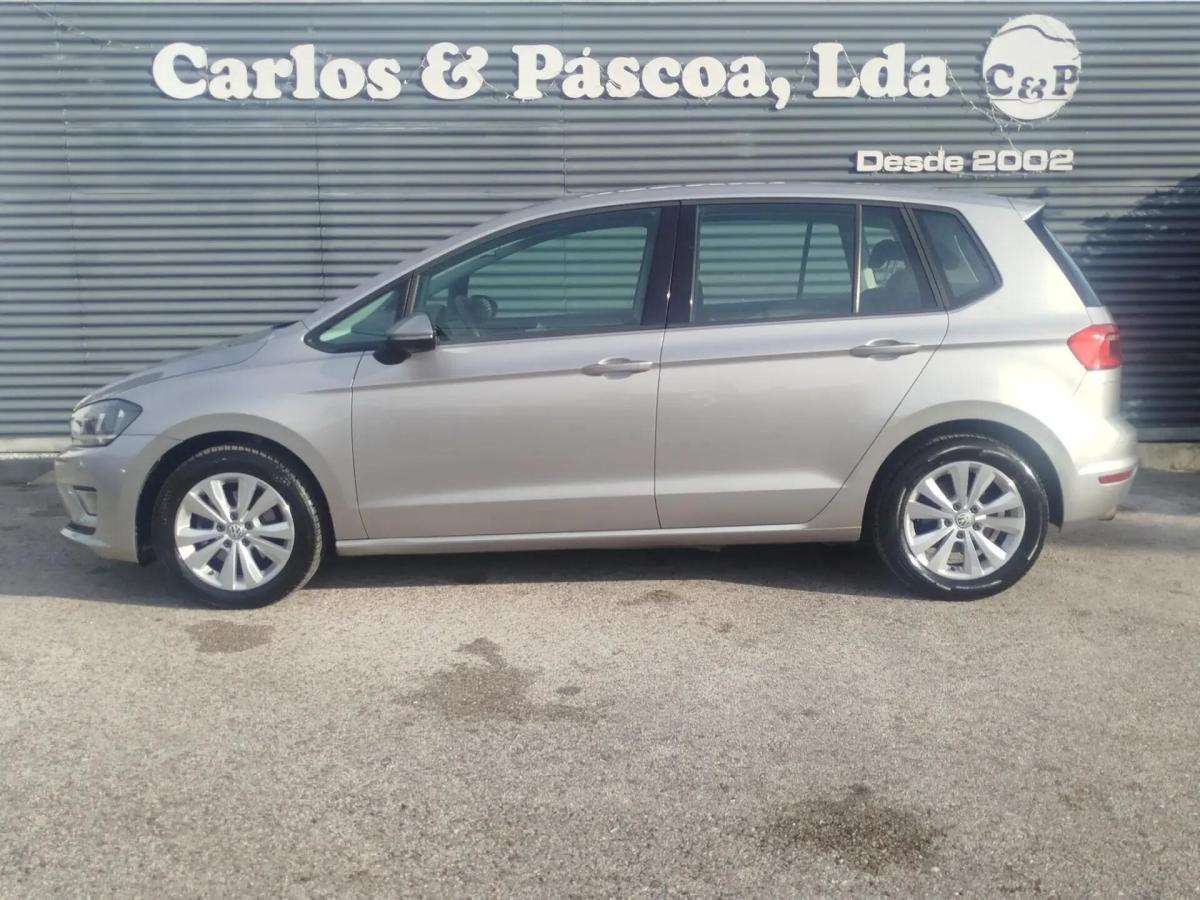 volkswagen-golf-sportsvan-2015-diesel-1598cc