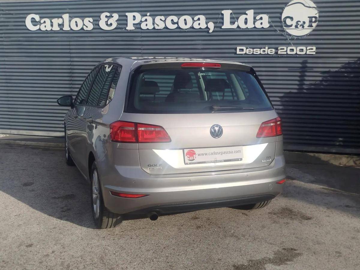 volkswagen-golf-sportsvan-2015-diesel-1598cc