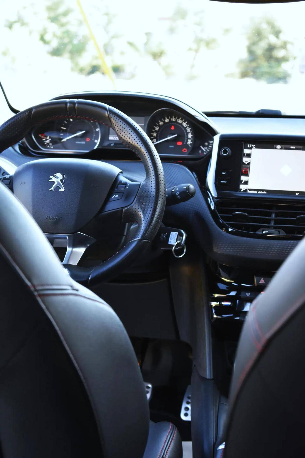 peugeot-208-2016-diesel-1560cc