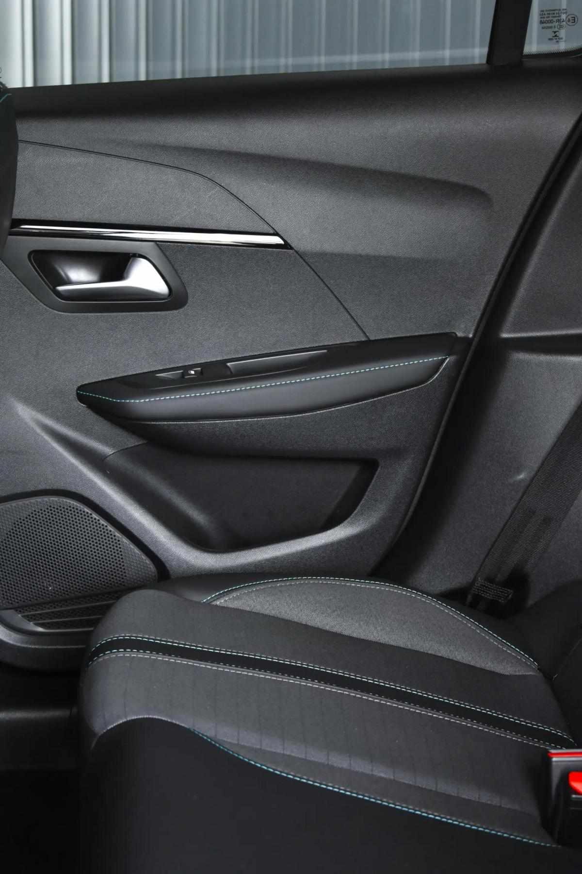 peugeot-208-2021-gasolina-1199cc