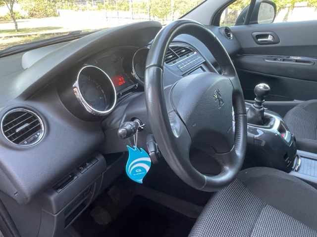 peugeot-5008-1-6-hdi-fap-2012-diesel-1560cc