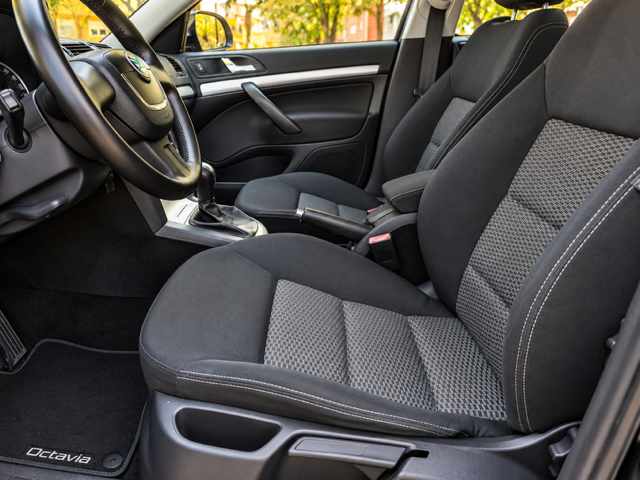 skoda-octavia-1-6-tdi-2009-diesel-1598cc