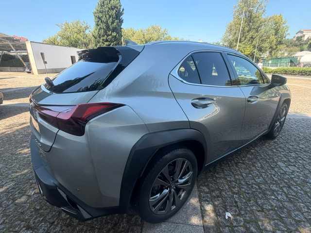 lexus-ux-250h-hybrid-e-four-2023-gasolina-1987cc