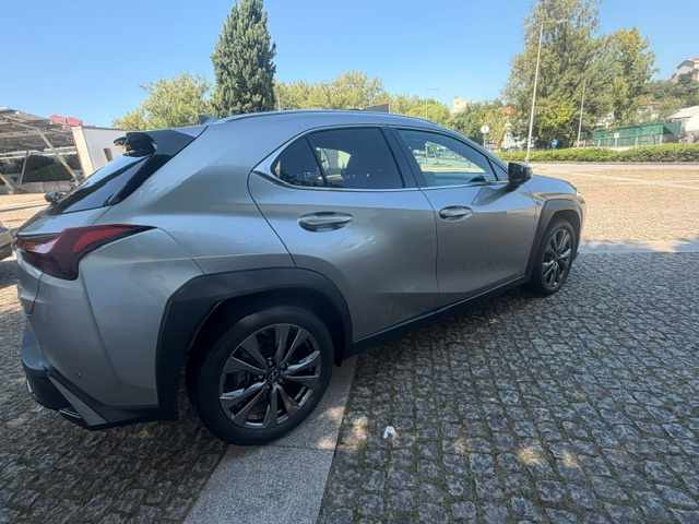 lexus-ux-250h-hybrid-e-four-2023-gasolina-1987cc