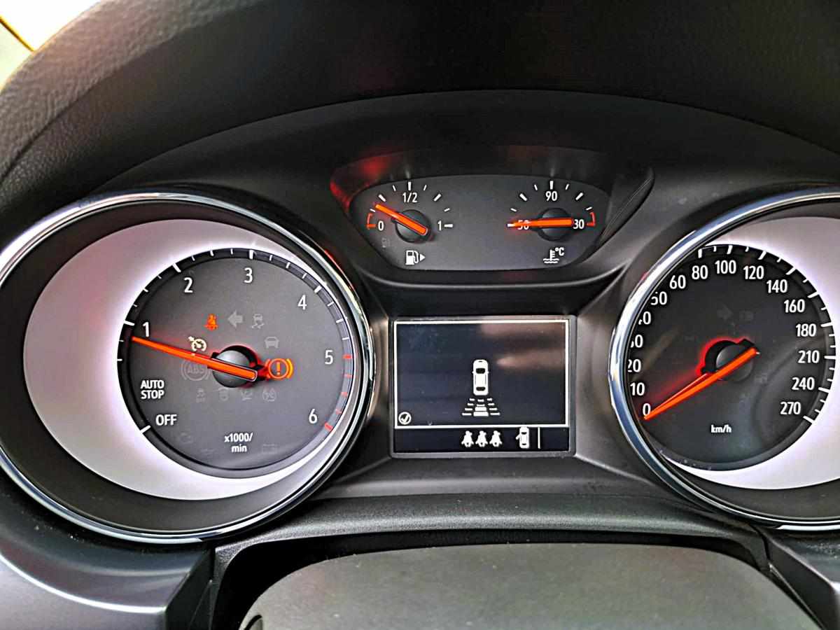 opel-astra-sport-tourer-2019-diesel-1598cc