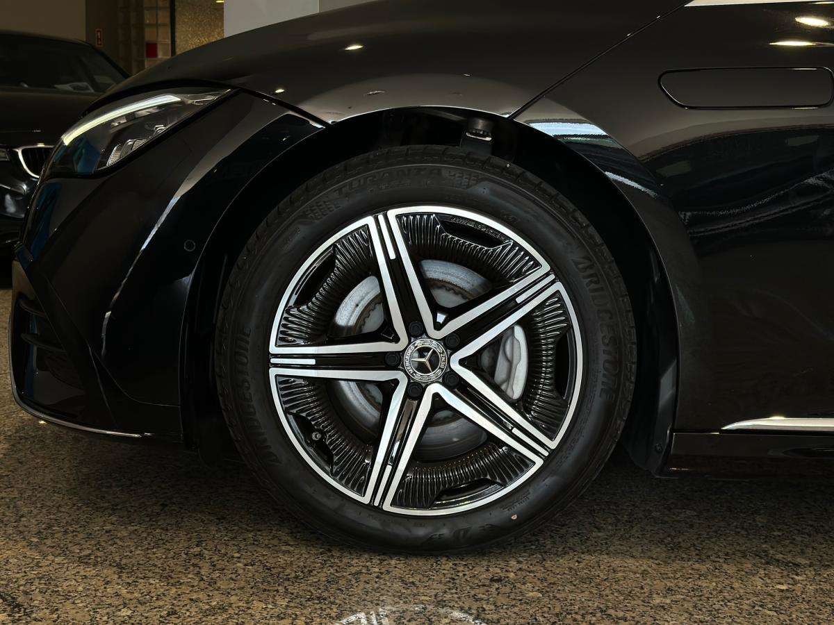 mercedes-benz-eqe-2023-eletrico-500cc