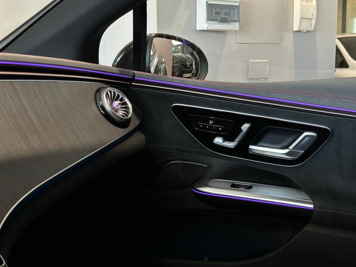 mercedes-benz-eqe-2023-eletrico-500cc