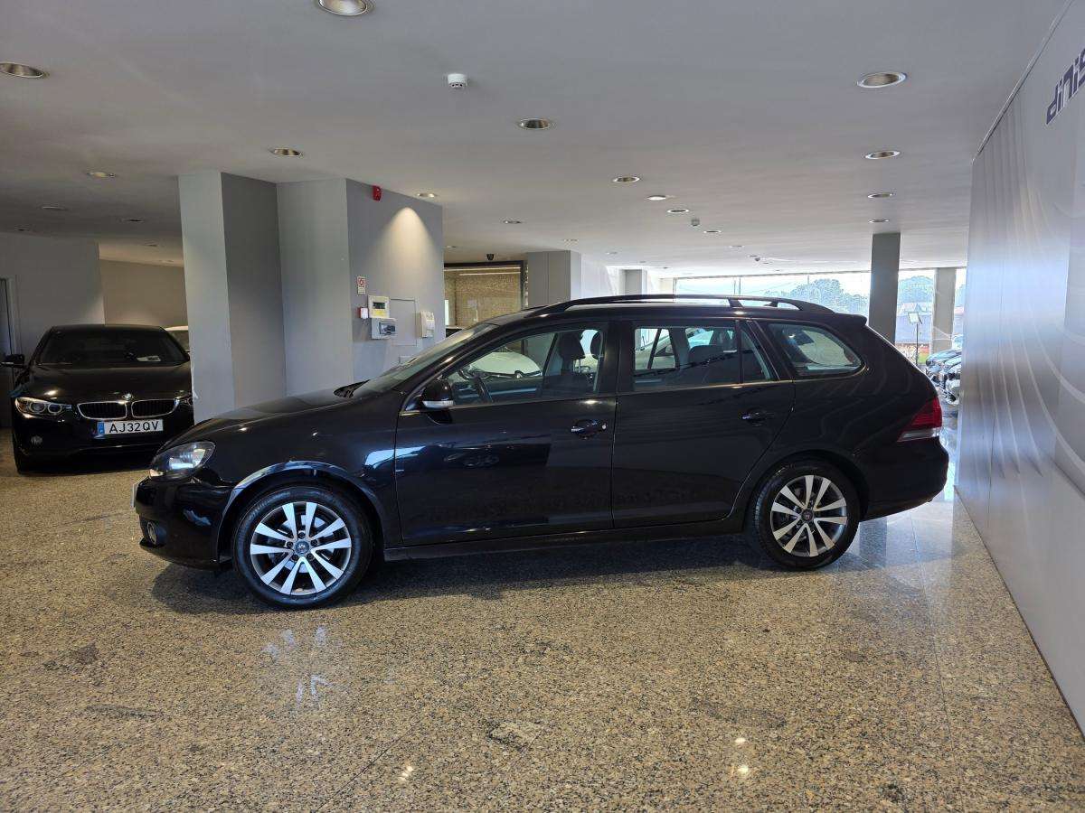 volkswagen-golf-variant-2011-diesel-1598cc