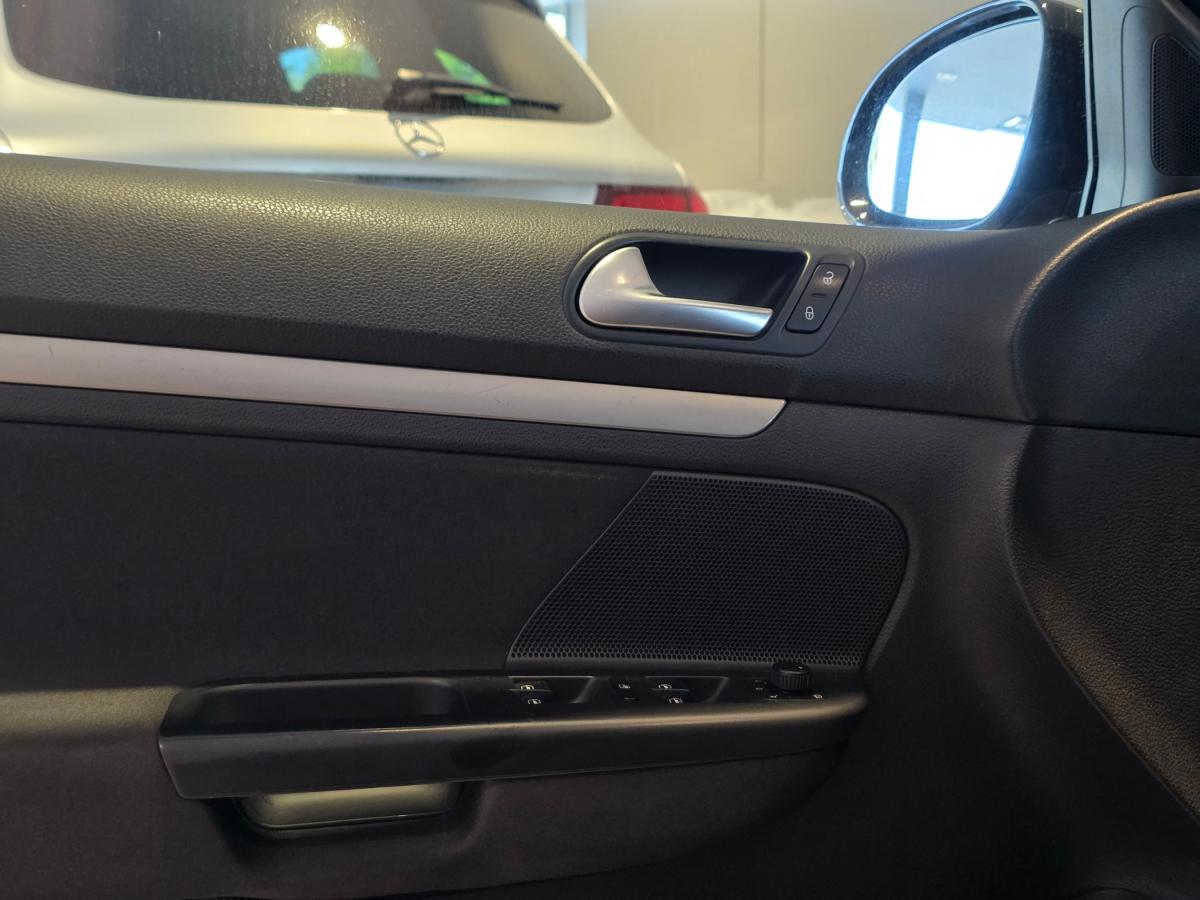 volkswagen-golf-variant-2011-diesel-1598cc