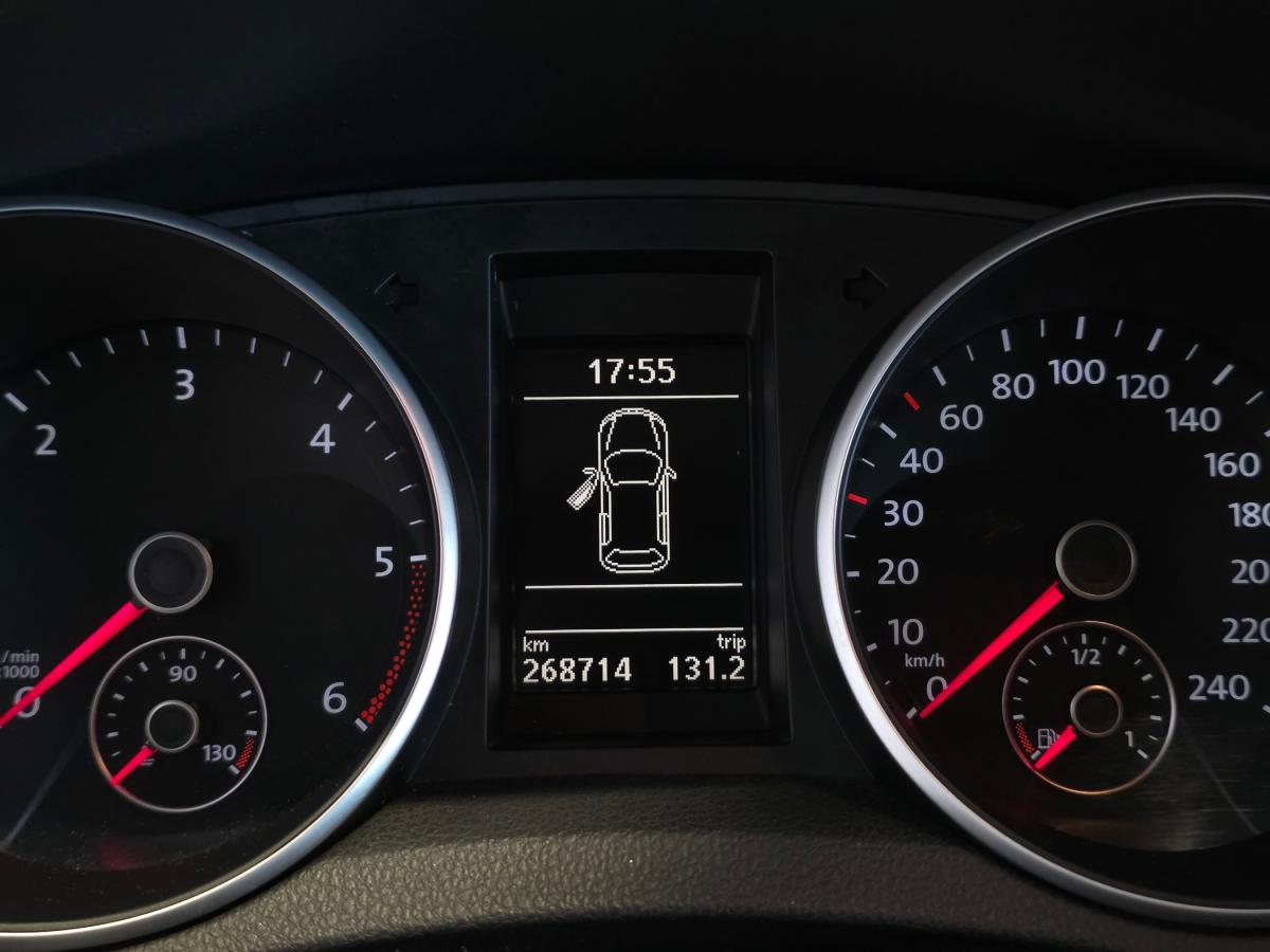 volkswagen-golf-variant-2011-diesel-1598cc