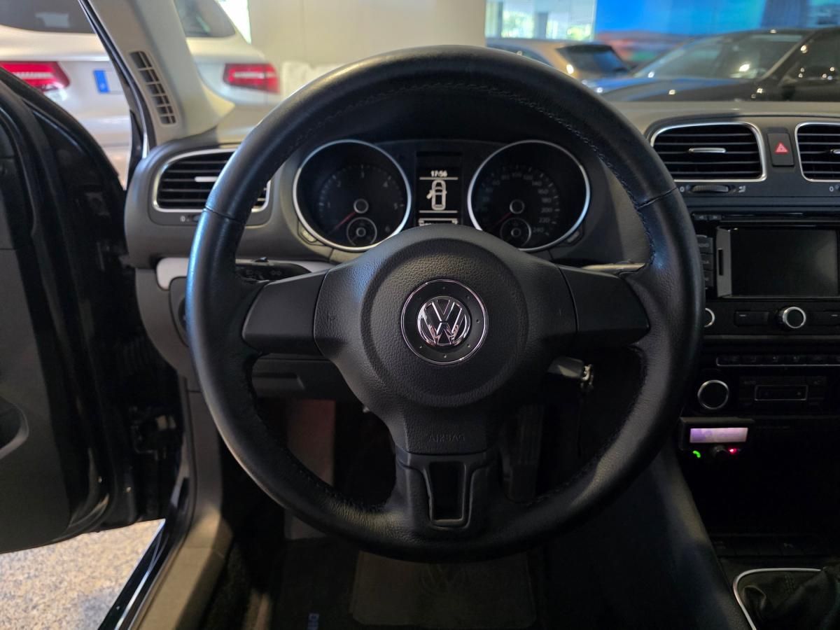 volkswagen-golf-variant-2011-diesel-1598cc
