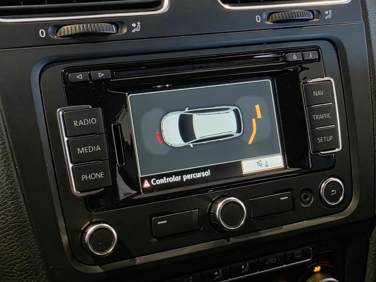 volkswagen-golf-variant-2011-diesel-1598cc