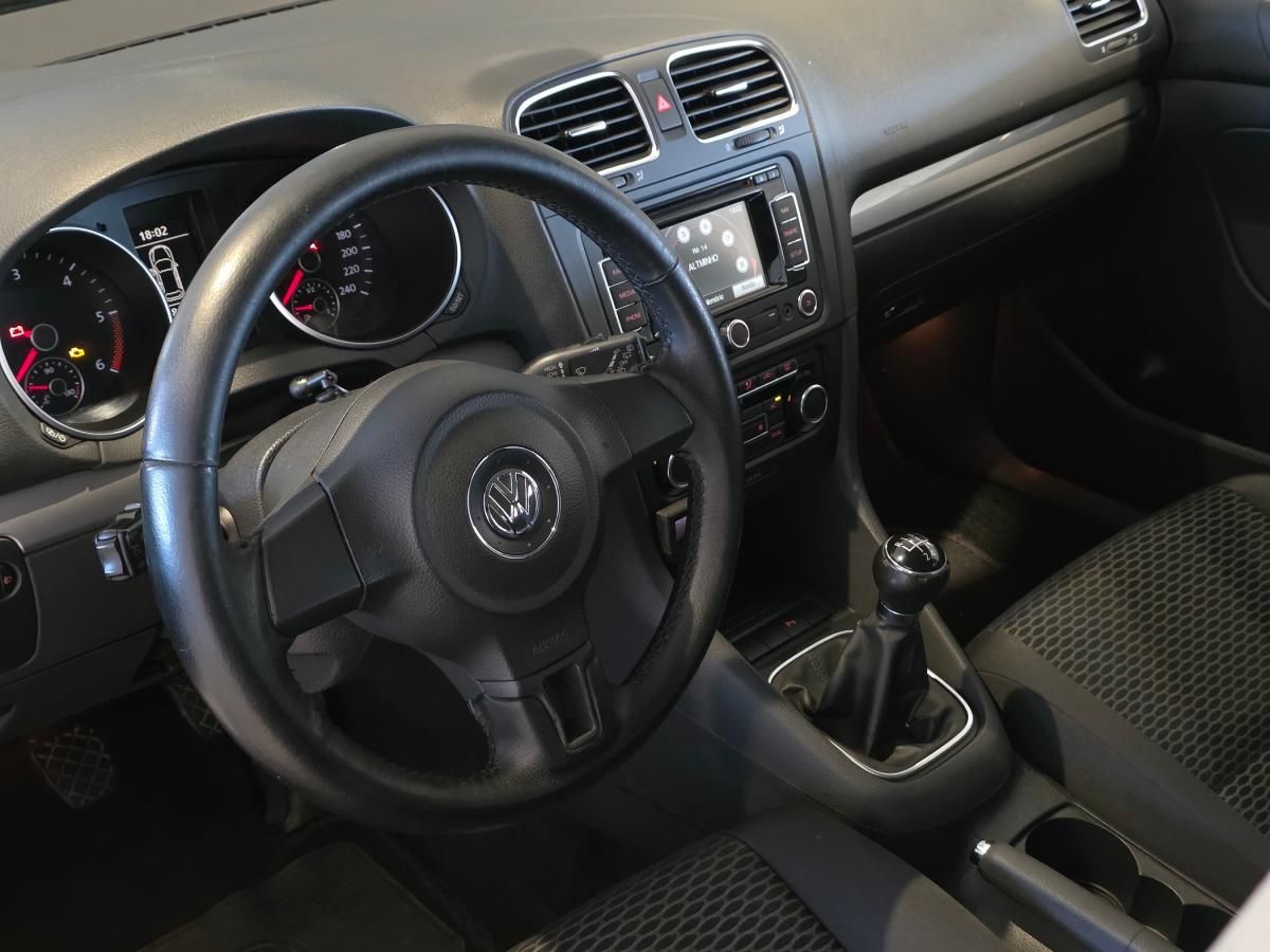 volkswagen-golf-variant-2011-diesel-1598cc