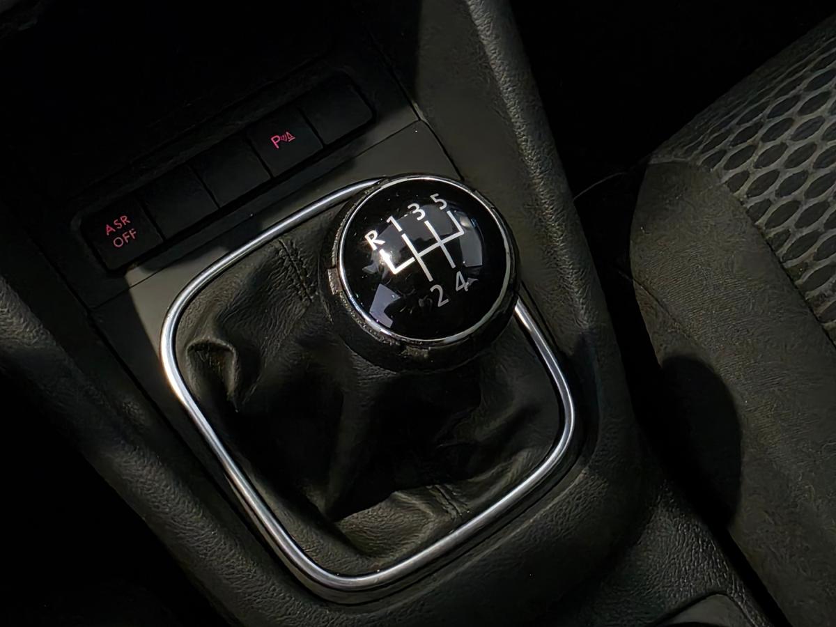 volkswagen-golf-variant-2011-diesel-1598cc
